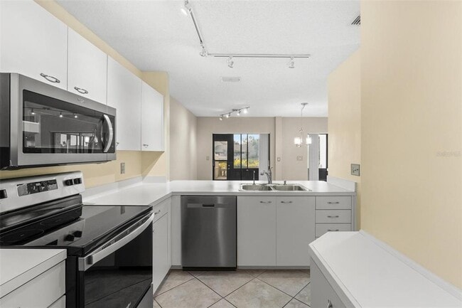 Building Photo - 846 Glades Ct