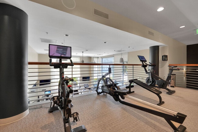 Building Photo - 355 Berry St