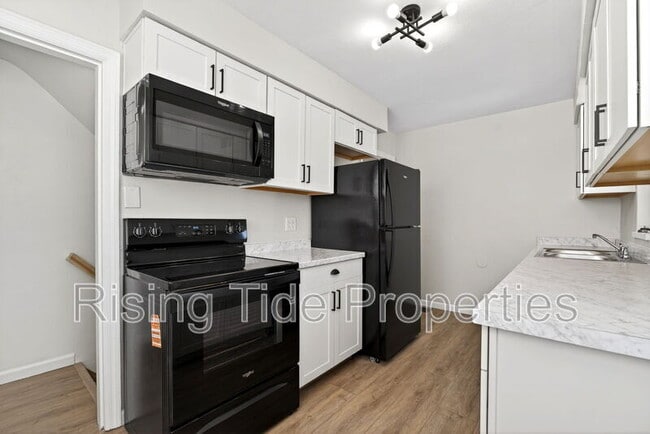 Building Photo - 1937 N Sunny Ridge Rd