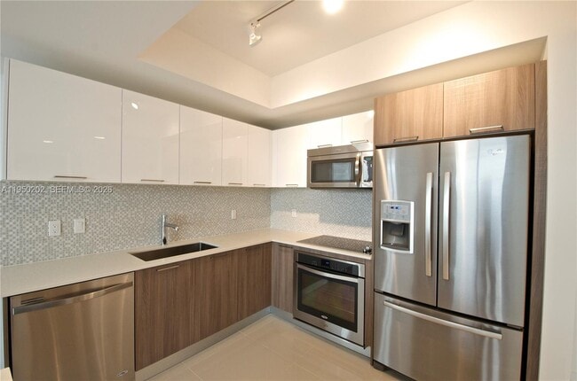 Building Photo - 5300 Paseo Blvd