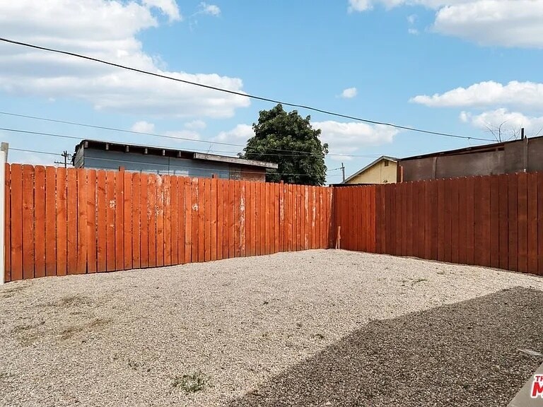 Building Photo - 1673 E 111th St