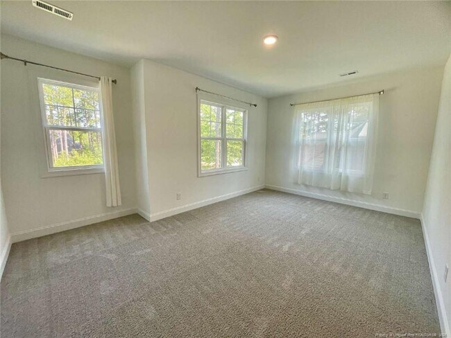 Building Photo - 36 Micahs Way N