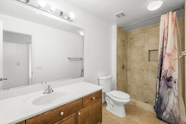 Building Photo - Welcome Home to this awesome 4 Bedroom Home