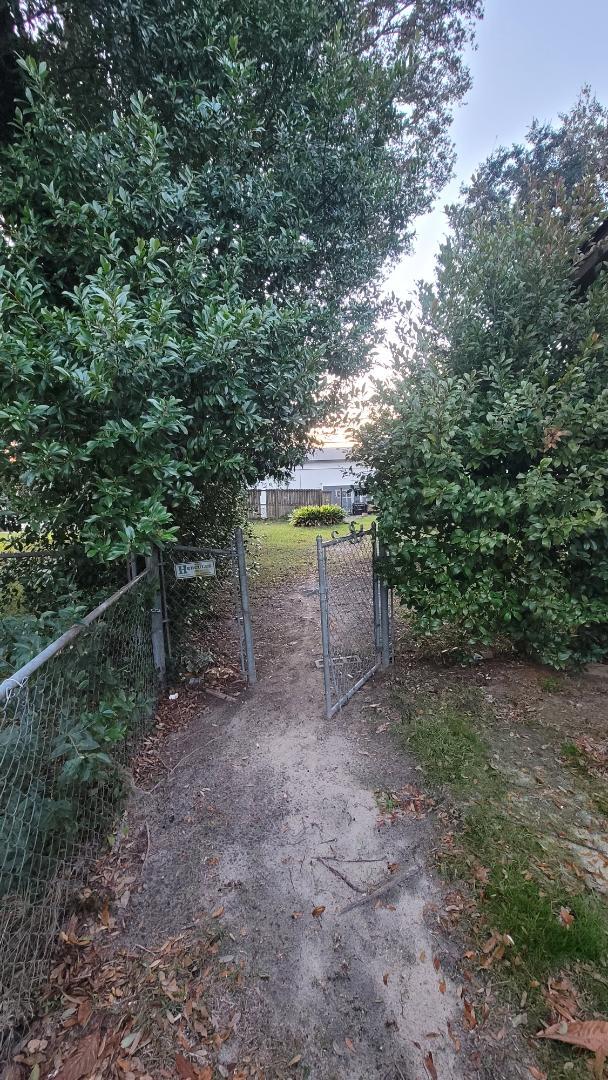 Building Photo - 2505 Cherokee Dr