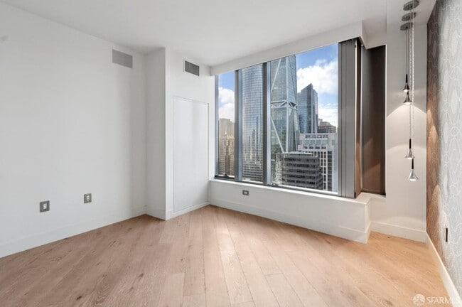 Building Photo - 201 Folsom St