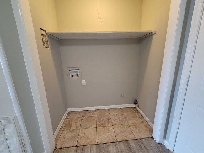 Building Photo - 2 Bedroom Apartment with Modern Amenities in Decatur, AL!
