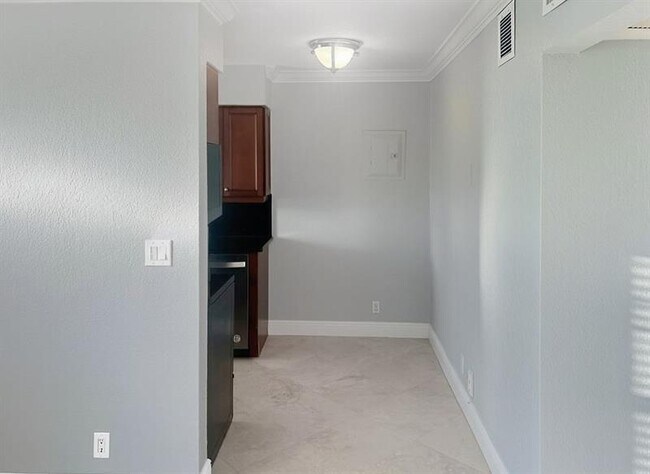 Building Photo - 51 NE 24th St