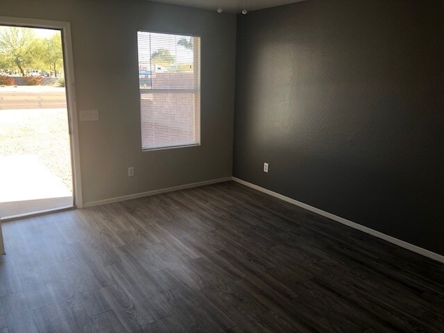 Building Photo - 6106 N 35th Ave