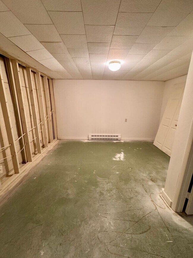 Building Photo - 8861 Pats Lane
