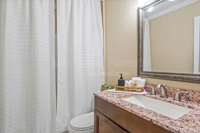 Building Photo - 583 Neal Dr