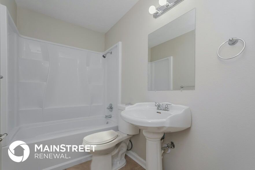 Building Photo - 2204 Tanglewood Way
