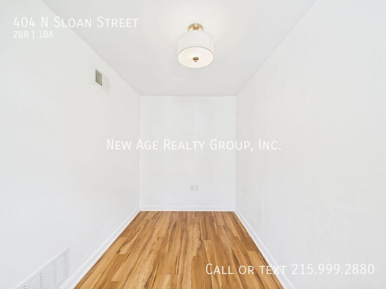 Building Photo - 404 Sloan St