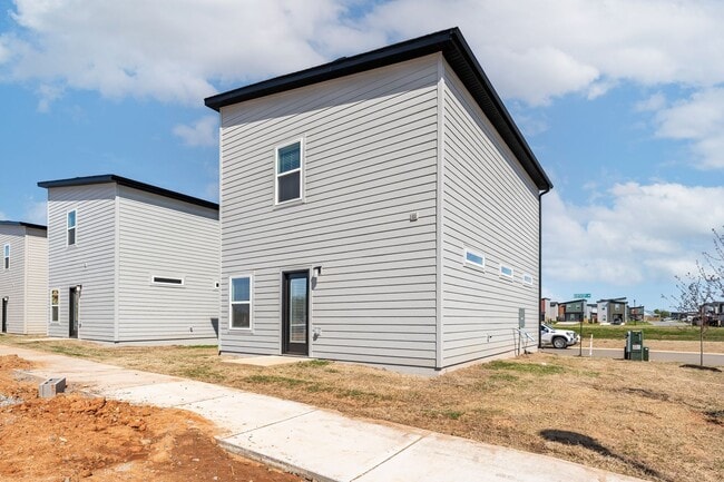 Building Photo - Newer 3BR Centerton Gem: Modern Living with Lawn Care Included!