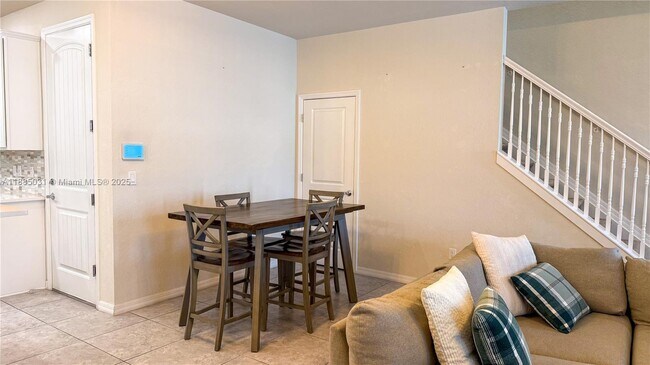Building Photo - 5110 Eucalyptus Dr