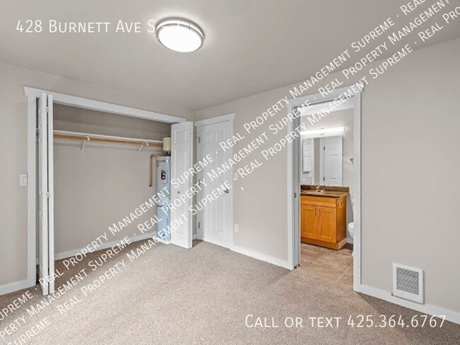 Building Photo - 428 Burnett Ave S