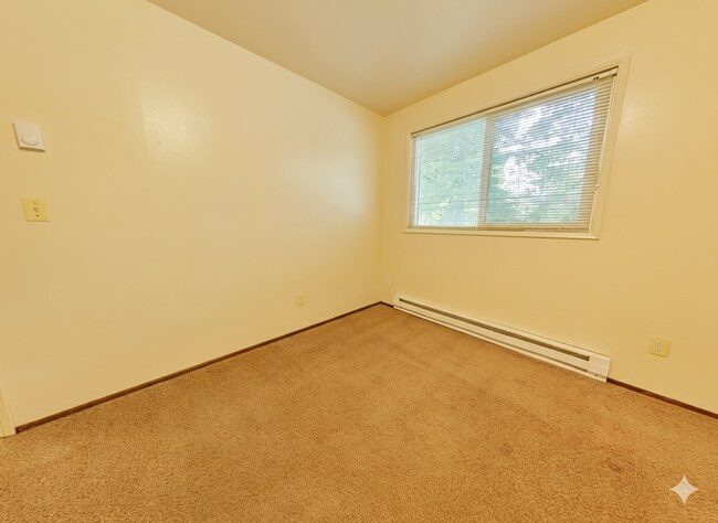 Building Photo - 2 Bedroom Apartment ~ Close to 9th Street ...