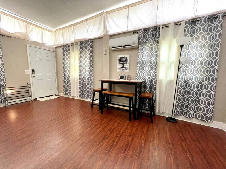 Building Photo - 1245 Catalpa Ln