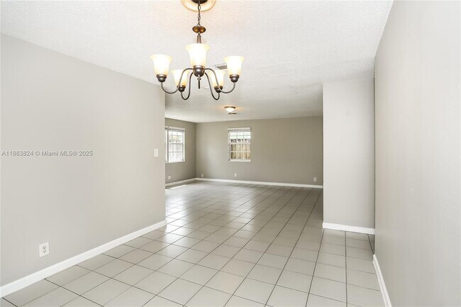 Building Photo - 317 NW 49th St