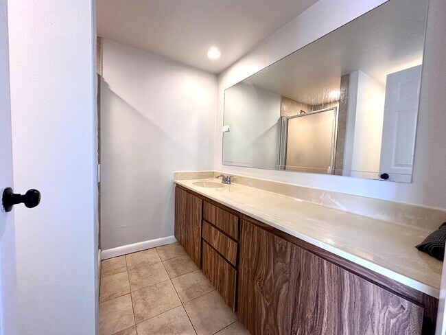 Building Photo - 193 Charter Way