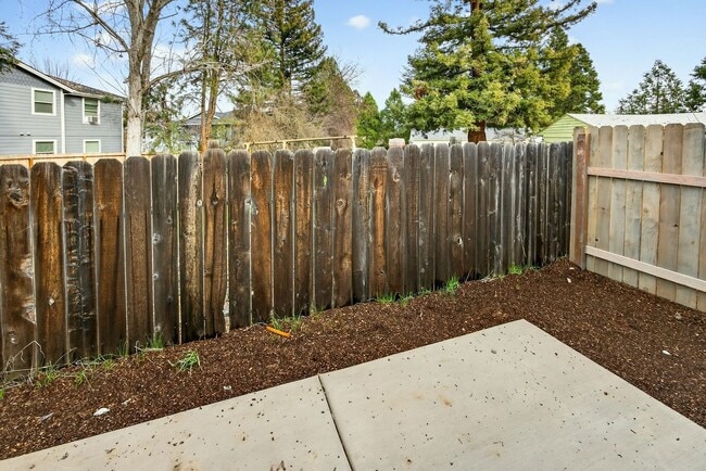 Building Photo - Brand New Single Level Home