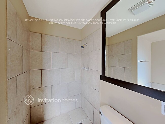 Building Photo - 3433 W Paradise Dr