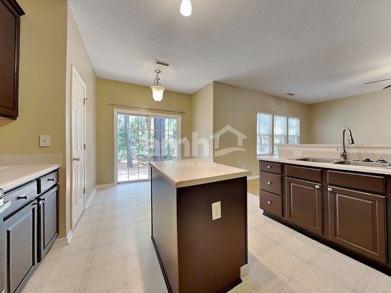 Building Photo - 3049 Buttonwood Ln