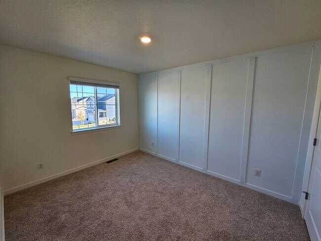 Building Photo - 3 bed 3 bath home in Bennett.