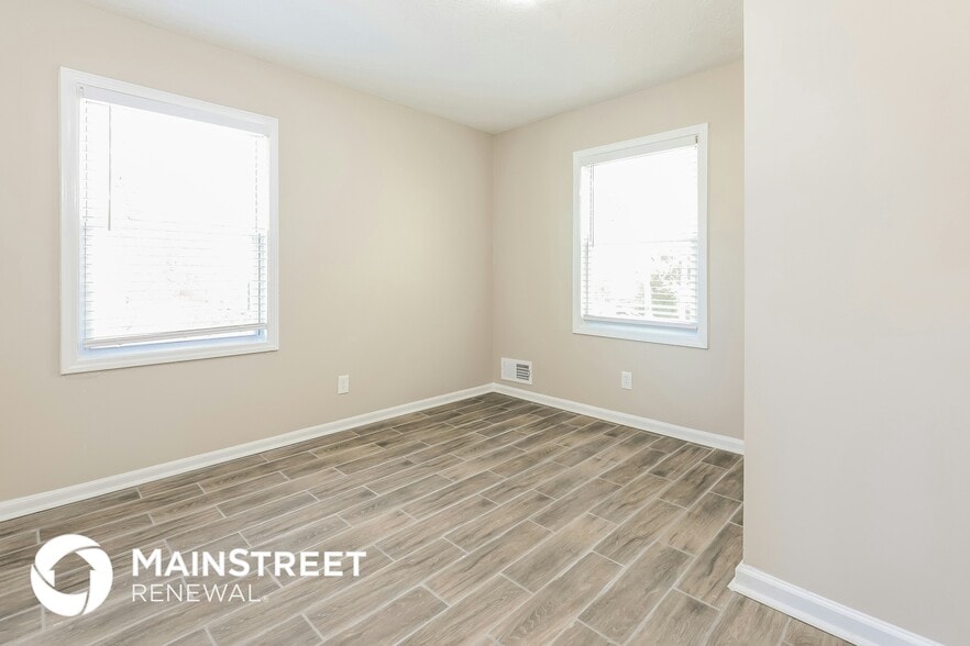 Building Photo - 219 Deerfield Dr