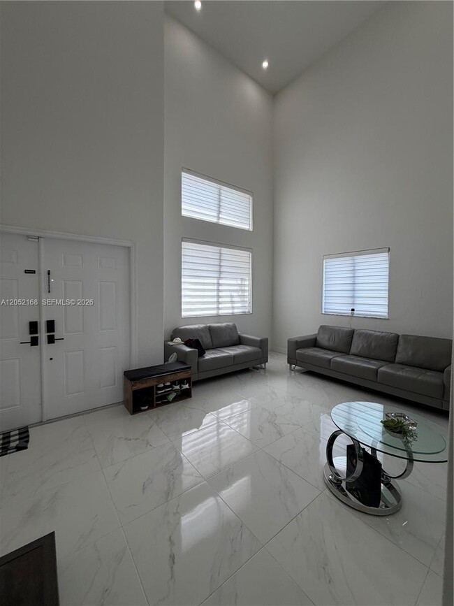 Building Photo - 4450 SW 164th Ave