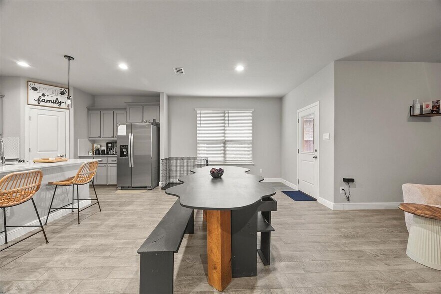 Building Photo - 1009 Croxley Wy