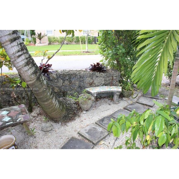 Building Photo - 1301 Milan Ave