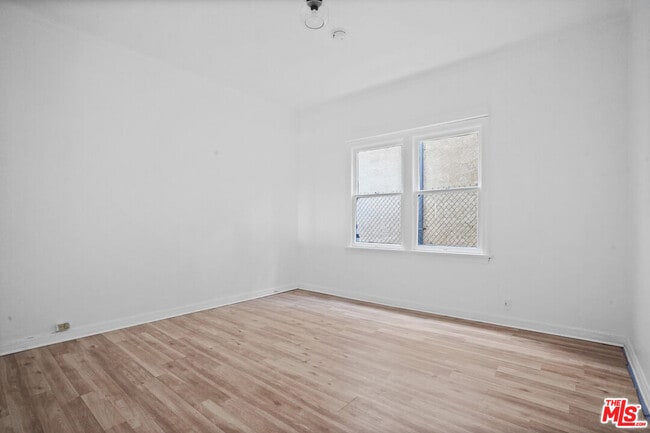 Building Photo - 1091 S Mansfield Ave