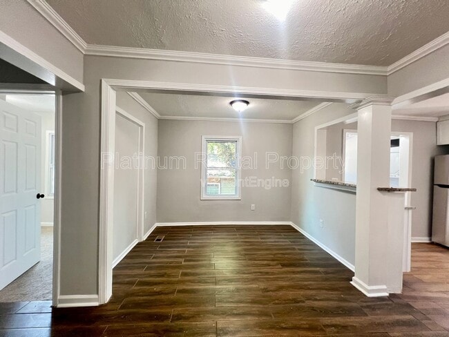 Building Photo - 440 Roy St SW