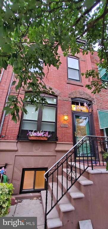 Building Photo - 1033 Jackson St