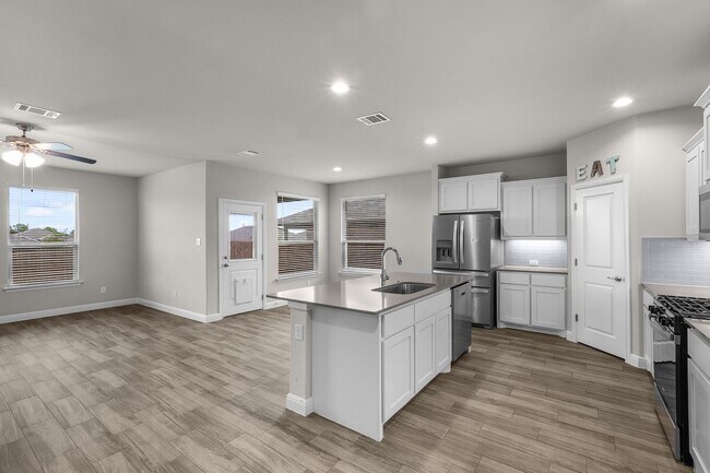 Building Photo - 2329 Briscoe Rnch Dr