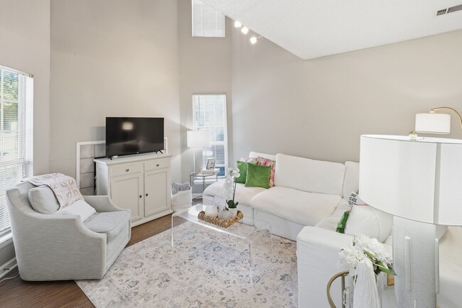 Building Photo - 626 Shug Jordan Pkwy