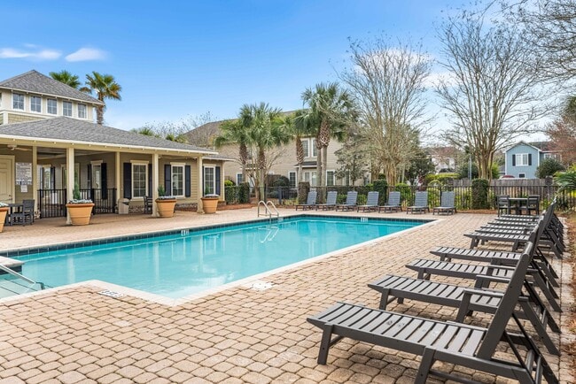 Building Photo - 143 Christian Dr