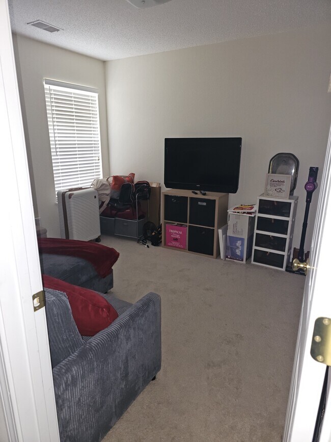 Building Photo - 109 Hardwood Dr