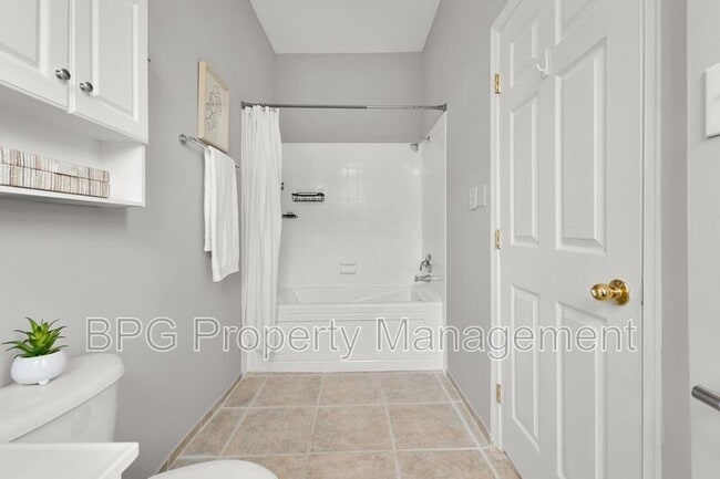 Building Photo - 1819 1st St NW