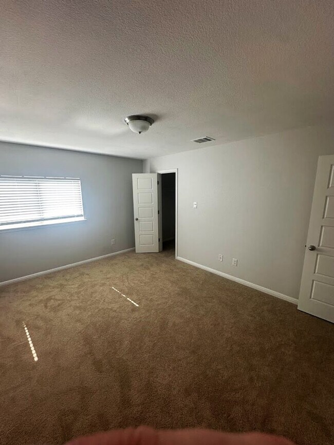 Building Photo - 4802 Drifter Oaks