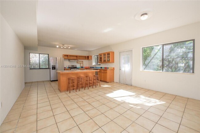 Building Photo - 31020 SW 193rd Ave