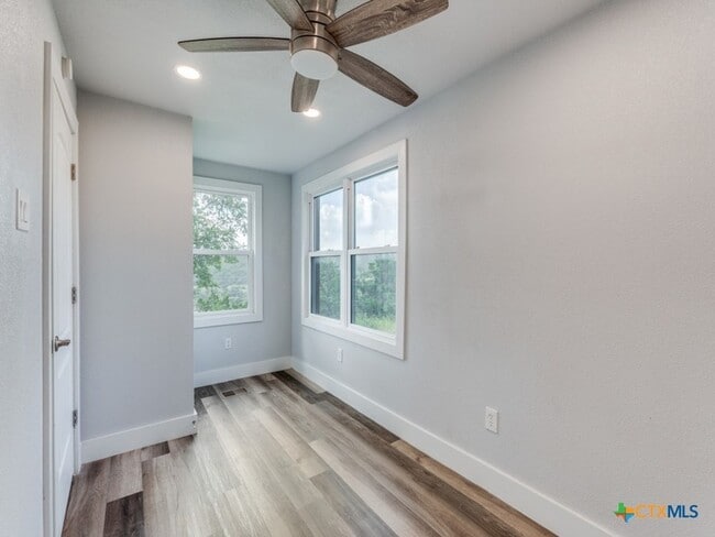 Building Photo - 238 Ledgeview Dr