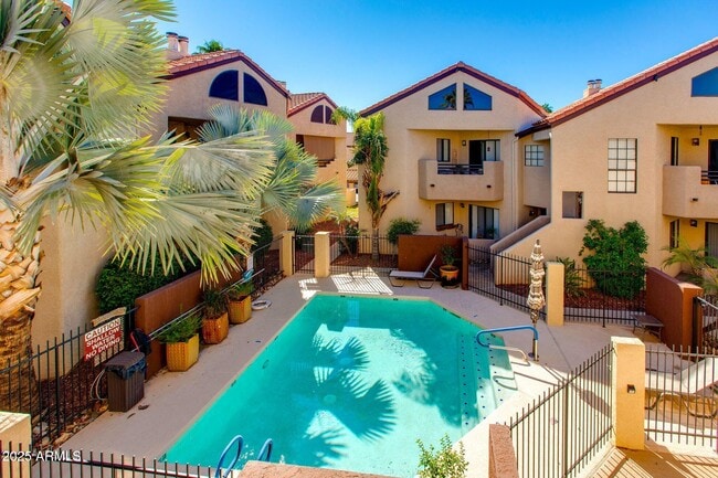 Building Photo - 10301 N 70th St