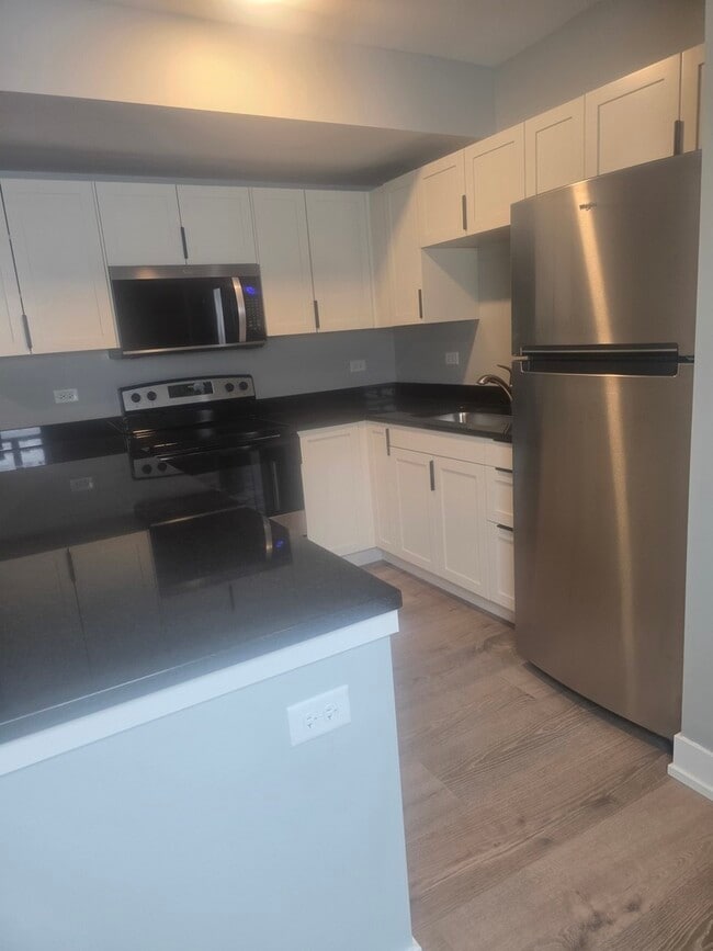 Building Photo - 1 Main St