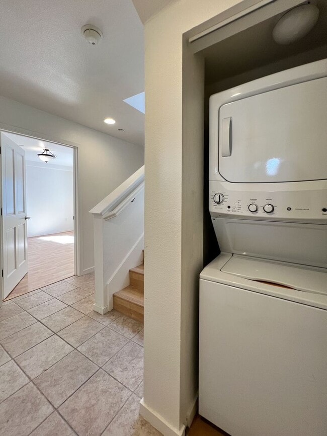 Building Photo - Napa Condo with Double Garage & Private Patios