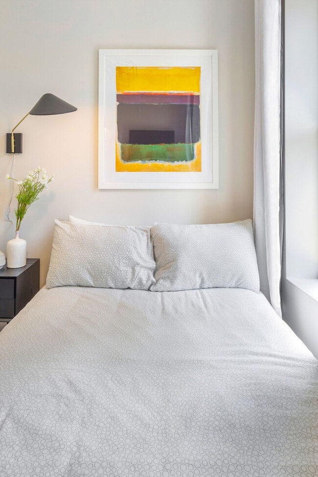 Building Photo - 1113 York Ave