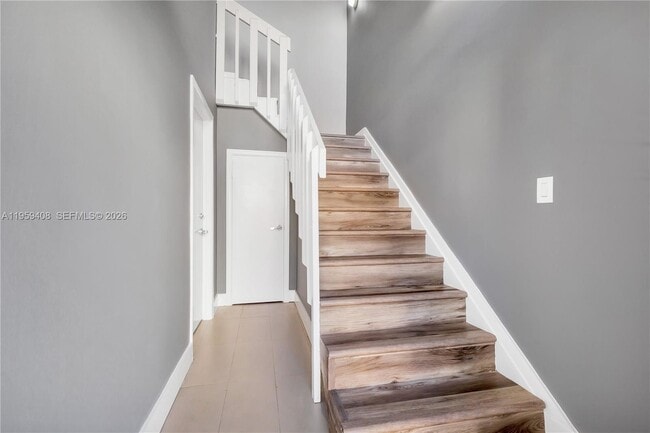 Building Photo - 10639 SW 113th Pl