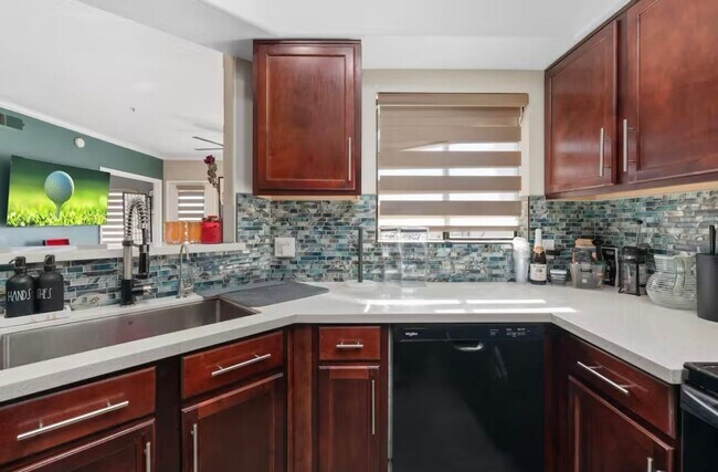 Building Photo - Charming 2BR Condo in Scottsdale