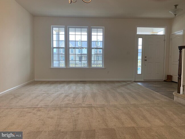 Building Photo - 258 N Bayberry Pkwy