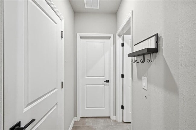 Building Photo - 10119 Daybreak Glen